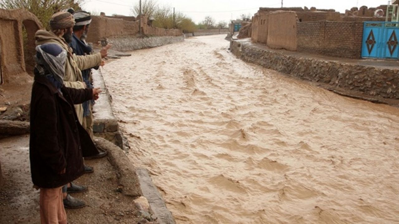 Afganistan'da sel felaketinde ölenlerin sayısı 60'a yükseldi