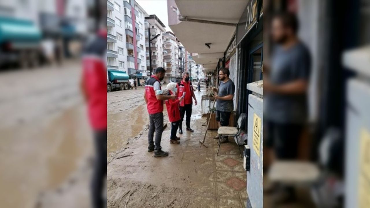 Aile ve Sosyal Hizmetler Bakanlığından Rize ve Artvin'deki selzedelere psikososyal destek hizmeti