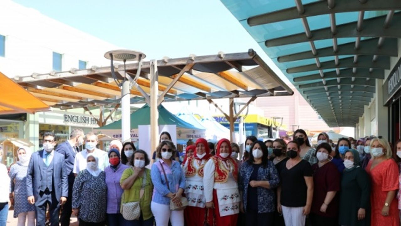 Edirneli üretici kadınlar selzedelere destek için kermes düzenledi