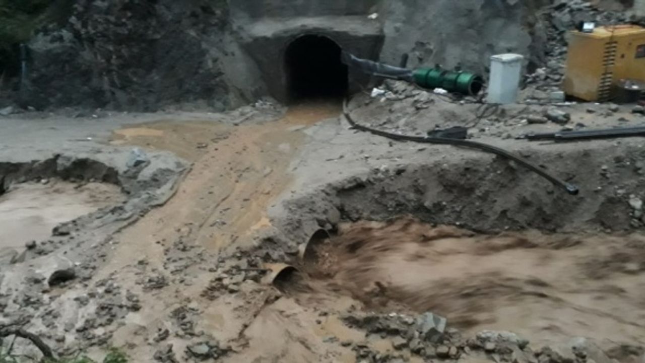 GÜNCELLEME 2 - Erzurum'da altı gün önce sele kapılan işçiyi arama çalışmaları sürüyor