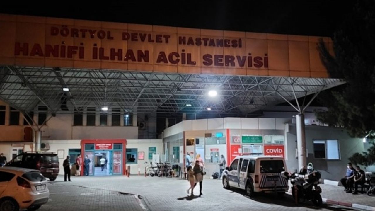 Hatay'da iki aile arasındaki bıçaklı kavgada yaralanan üç kardeşten biri öldü