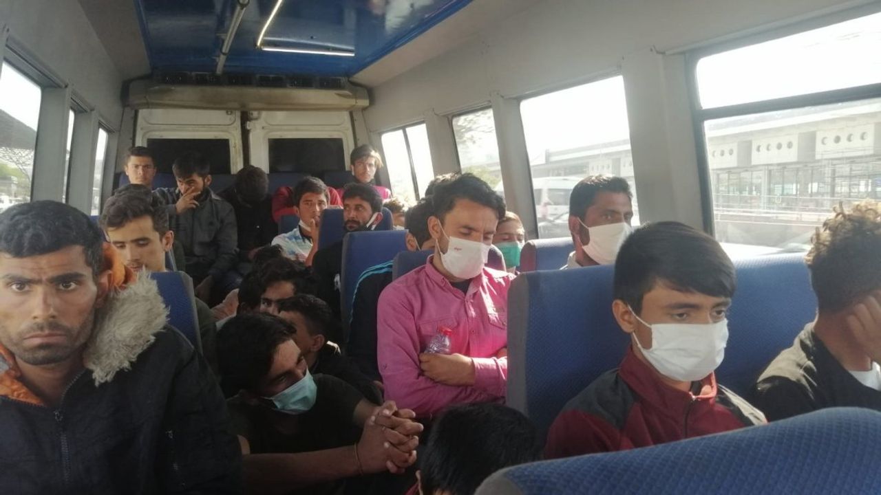 Ankara'da 25 kaçak göçmen yakalandı; insan kaçakçısı ambulans şoförü çıktı