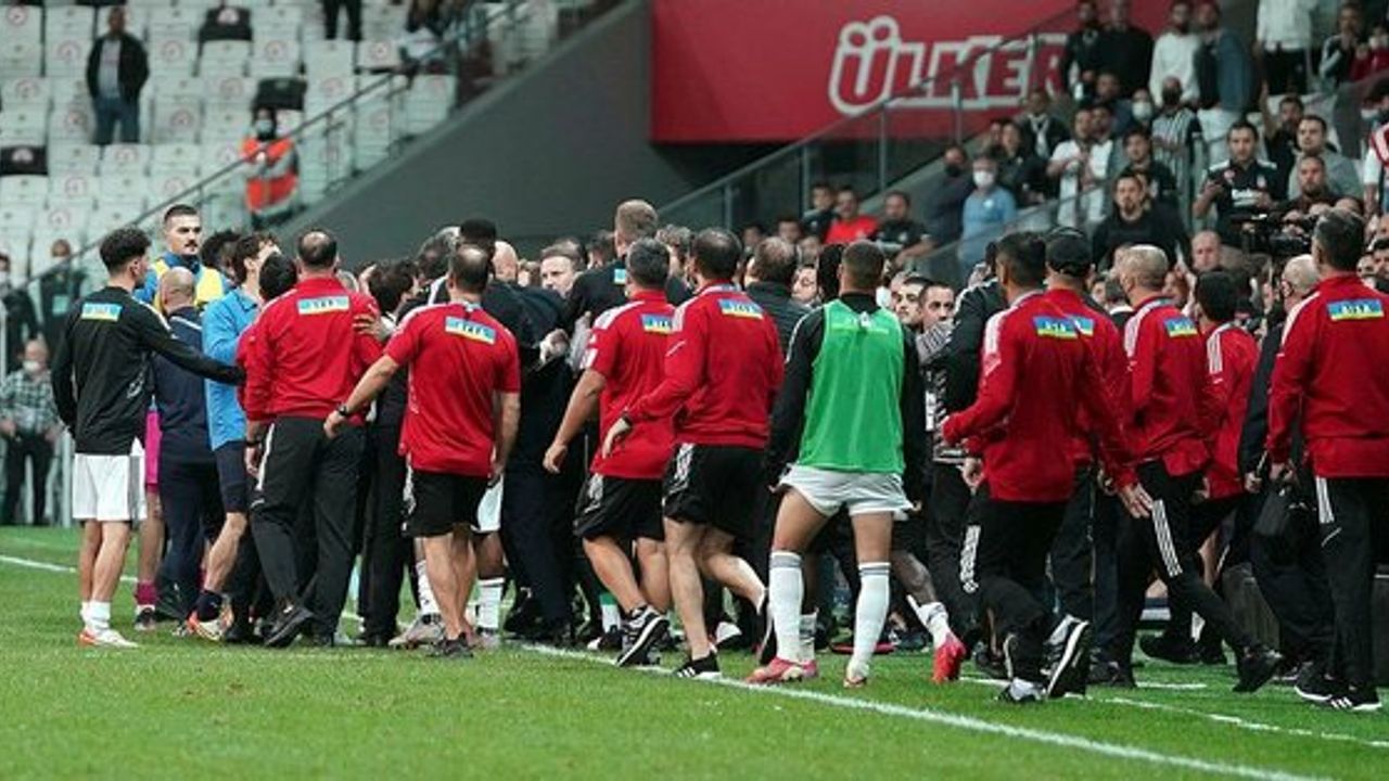 Beşiktaş ve Adana Demirspor, PFDK'ya sevk edildi