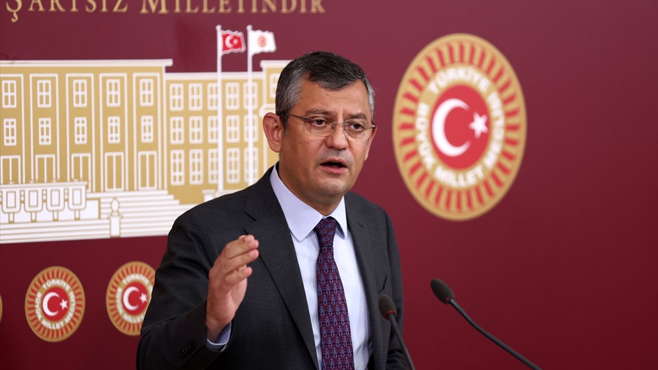 CHP'li Özel'den '2023, Türkiye'nin yeniden şahlanışının sembolüdür' diyen Erdoğan'a: Sizin eş, dost, akraba, yandaş şahlandı