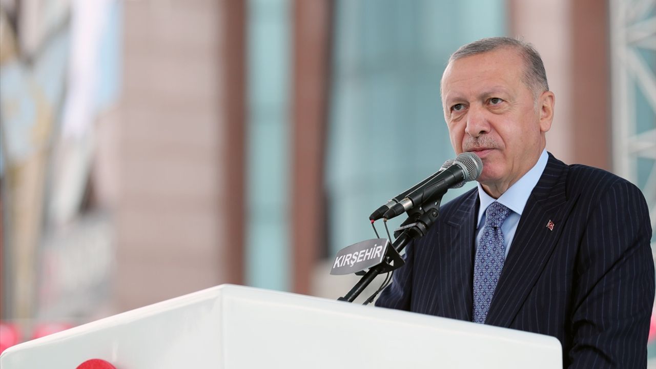 Erdoğan: En kısa sürede enflasyonu kontrol altına alarak etiketlerdeki fahiş fiyat artışlarının önüne geçeceğiz