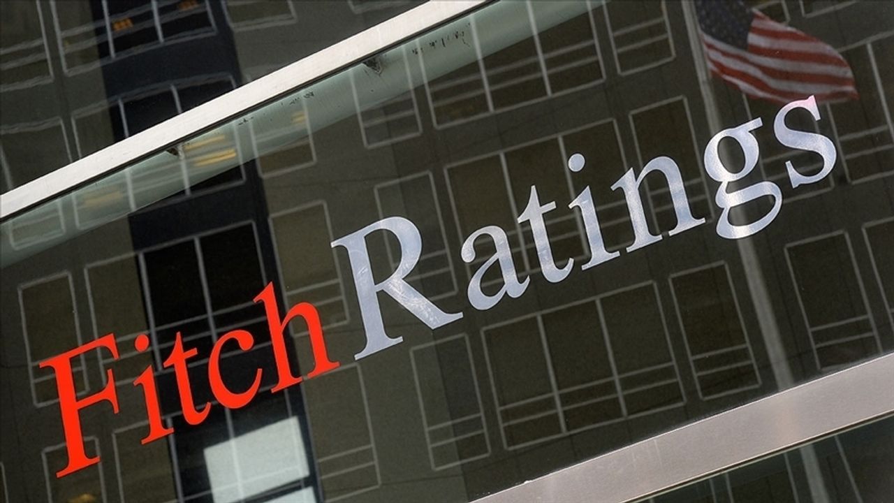Fitch: TL'deki değer kaybı bankacılık sektörünün refinansman risklerini artırıyor