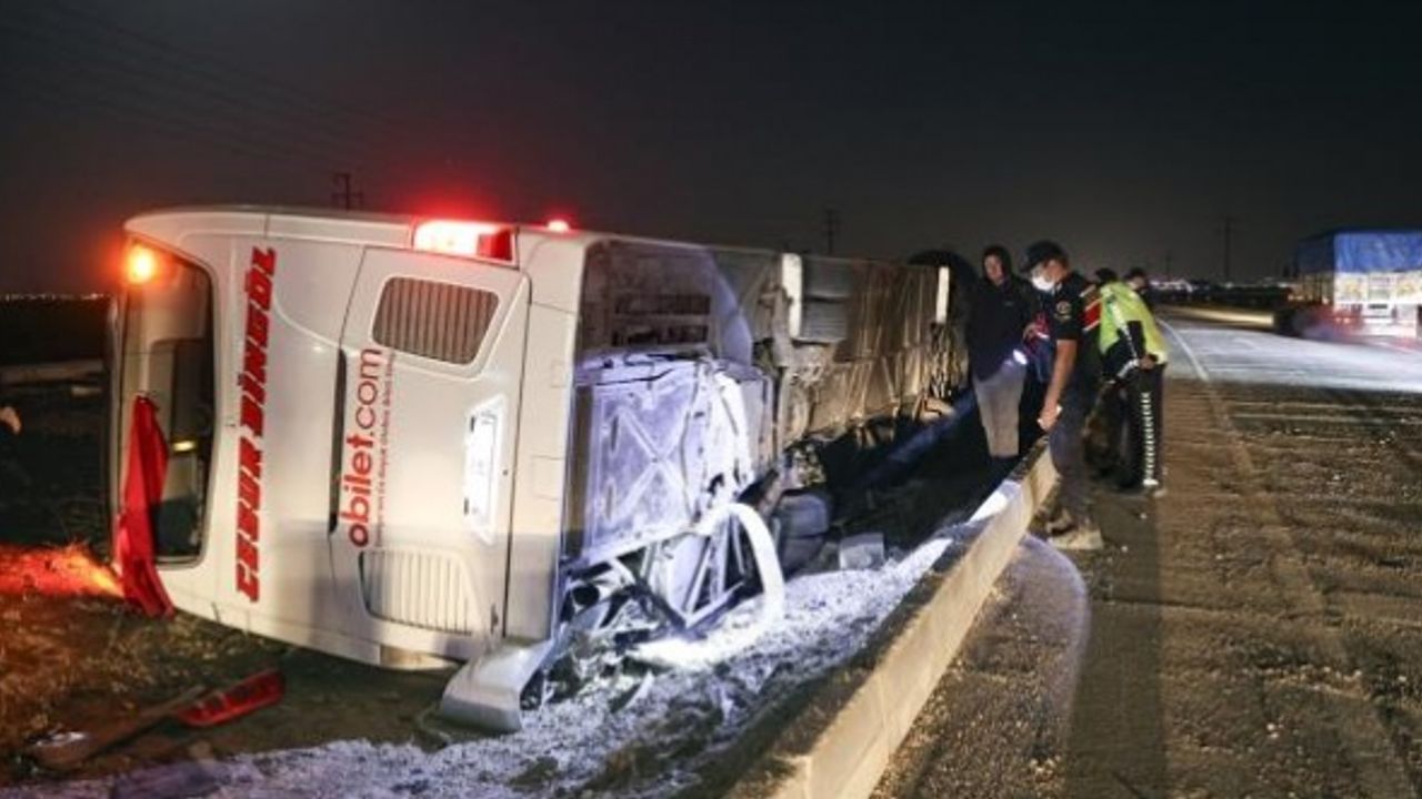 Konya'da yolcu otobüsü devrildi: 14 yaralı