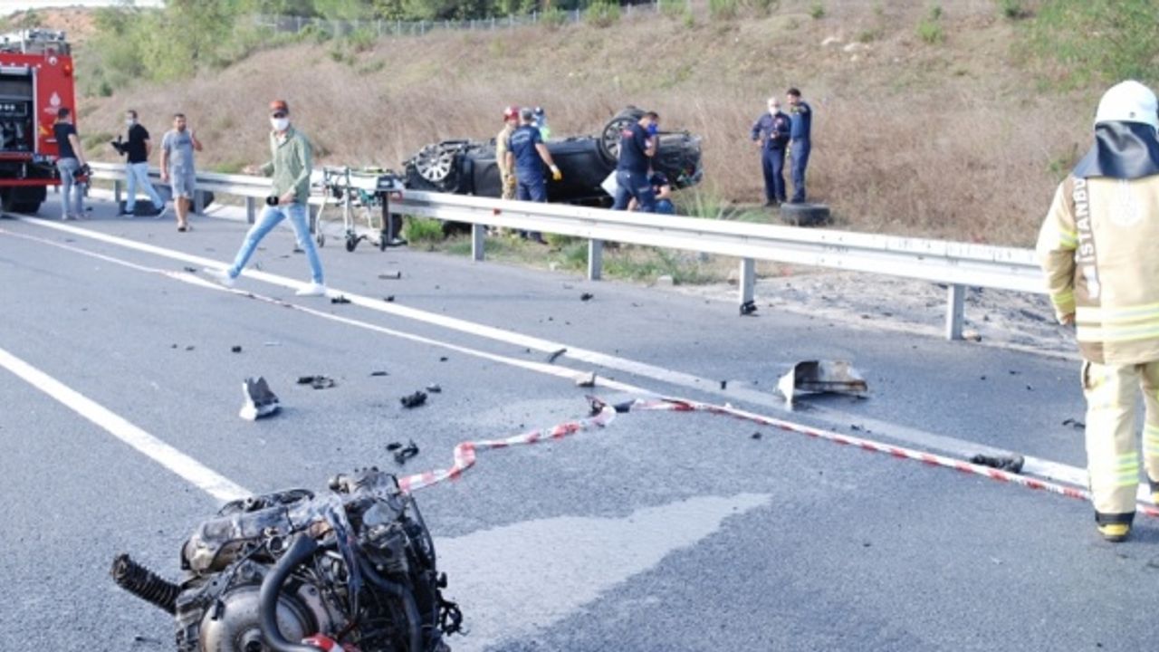 Kuzey Marmara Otoyolu'nda meydana gelen kazada iki kişi öldü, iki çocuk yaralandı