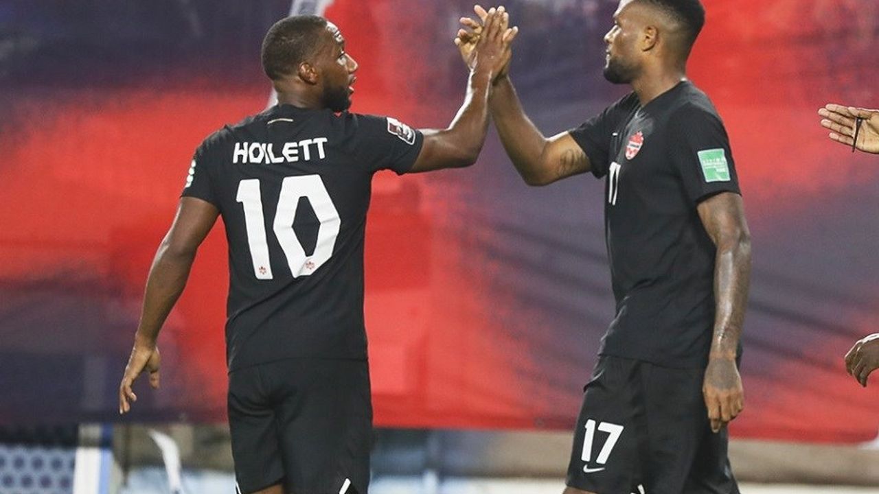 Larin, milli formayla gollerine devam ediyor