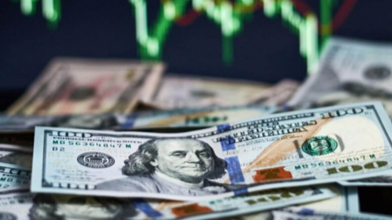 Merkez Bankası faiz oranını düşürdü; dolar 8,80'i aştı