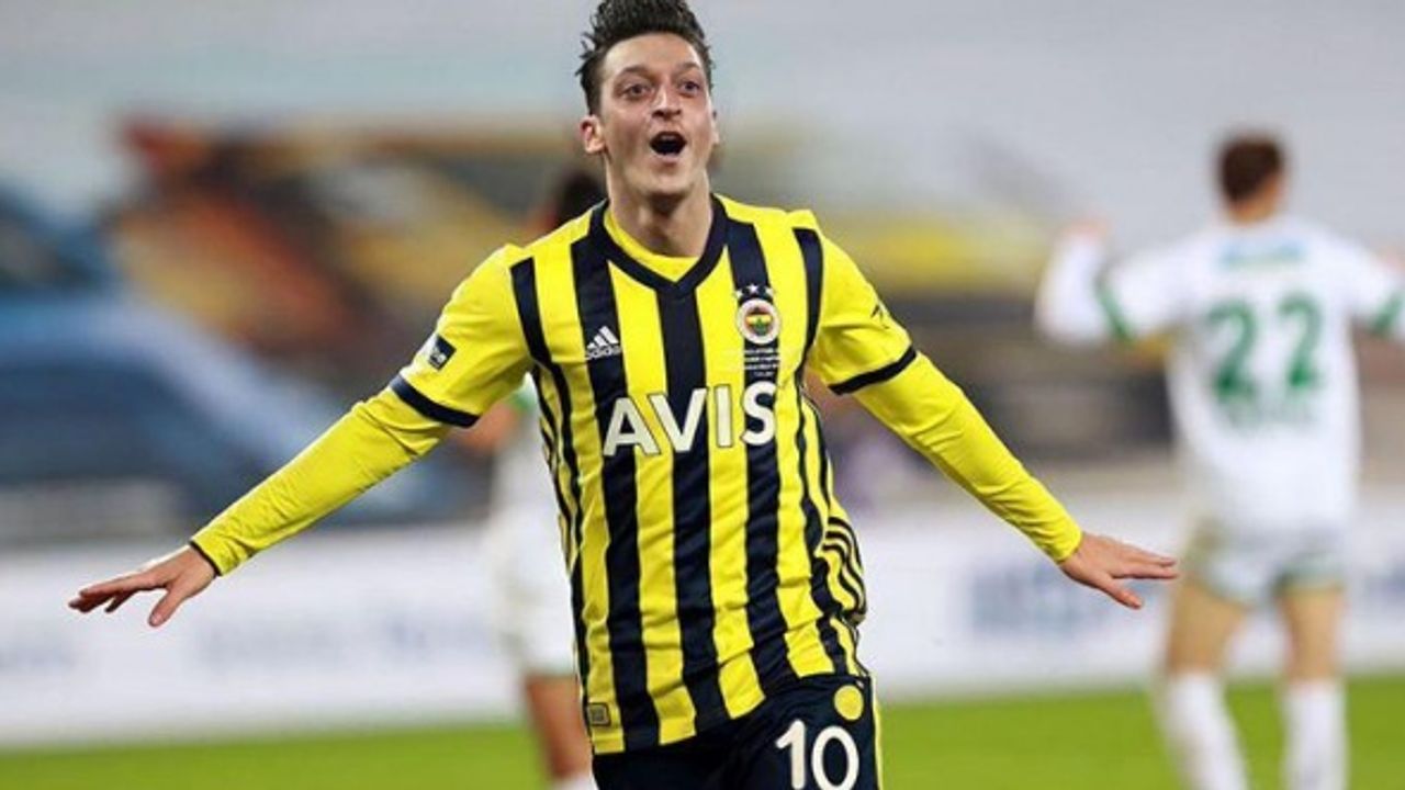 Mesut Özil oy vereceği partiyi açıkladı