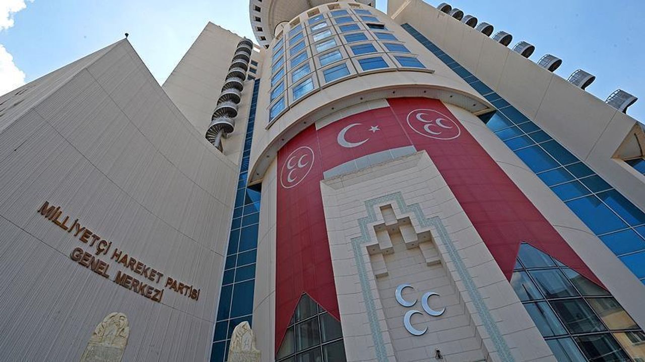 MHP'de 7 isim parti üyeliğinden çıkarıldı
