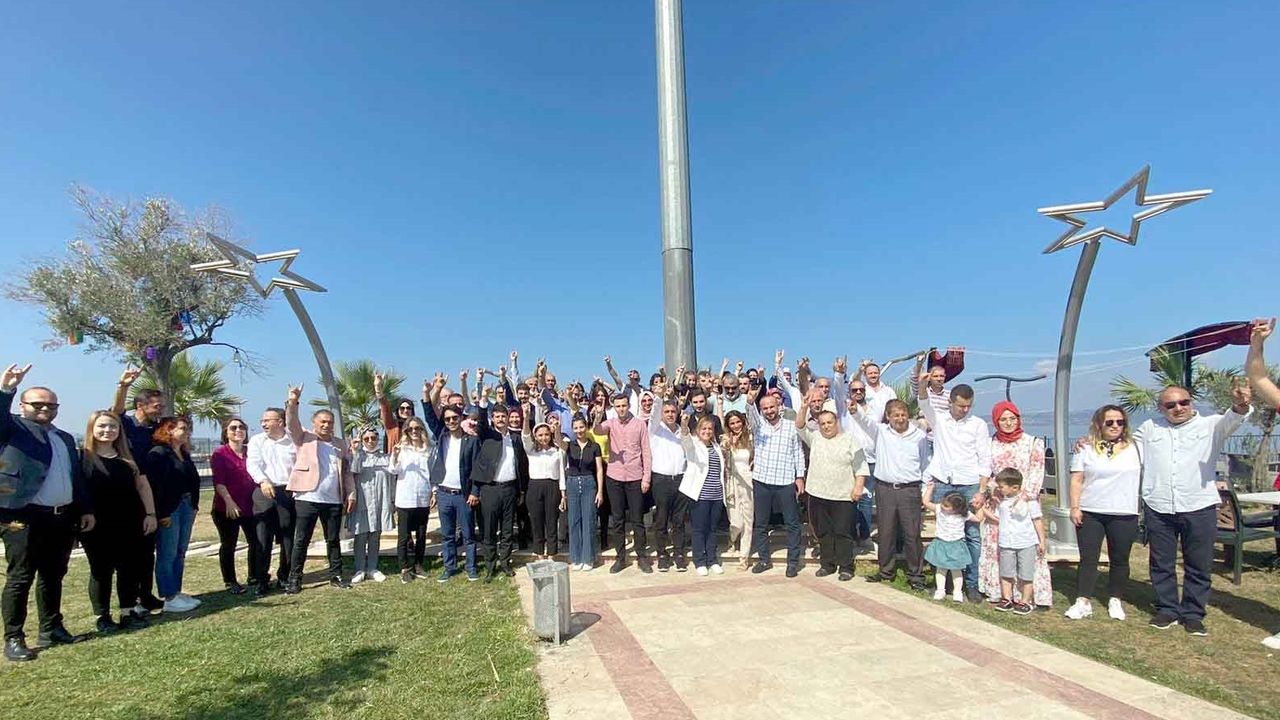MHP Karamürsel İlçe Başkanlığı üyeleri, il yönetimiyle bir araya geldi