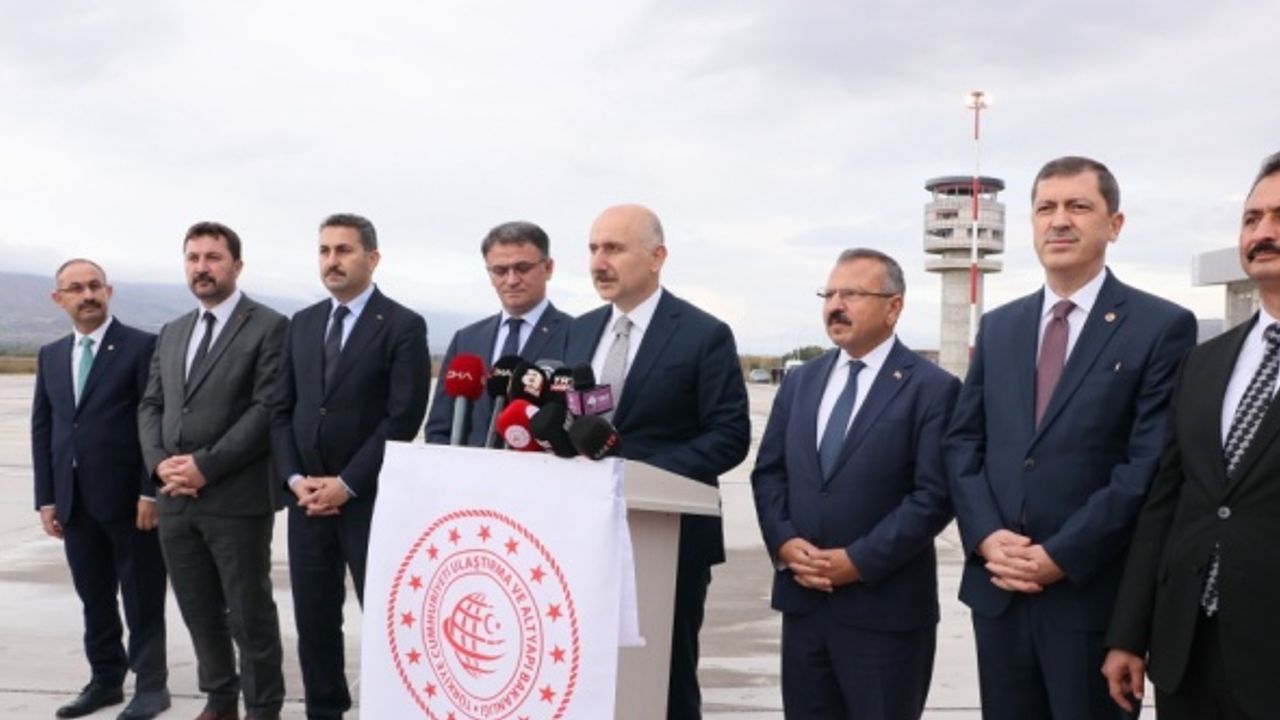 Bakan Karaismailoğlu yeni Tokat Havalimanı inşaatında inceleme yaptı: