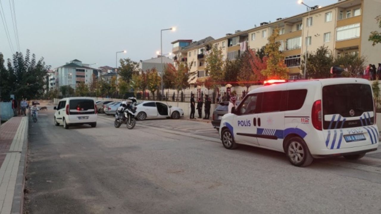 Bursa'da polisten kaçan şüpheliler kovalamaca sonunda yakalandı