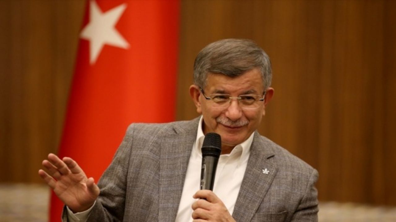 Gelecek Partisi Genel Başkanı Davutoğlu, Kayseri'de gençlerle buluştu