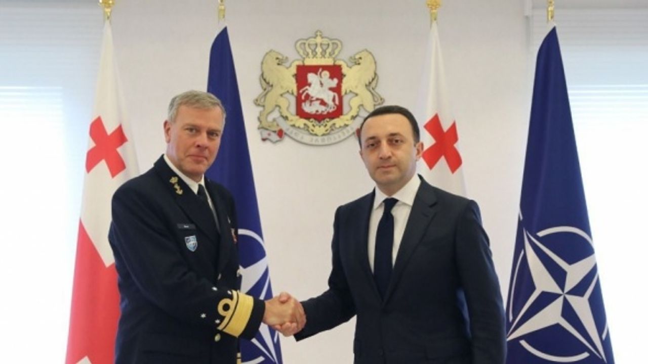 Gürcistan Başbakanı Garibaşvili, NATO Askeri Komite Başkanı Bauer'i kabul etti