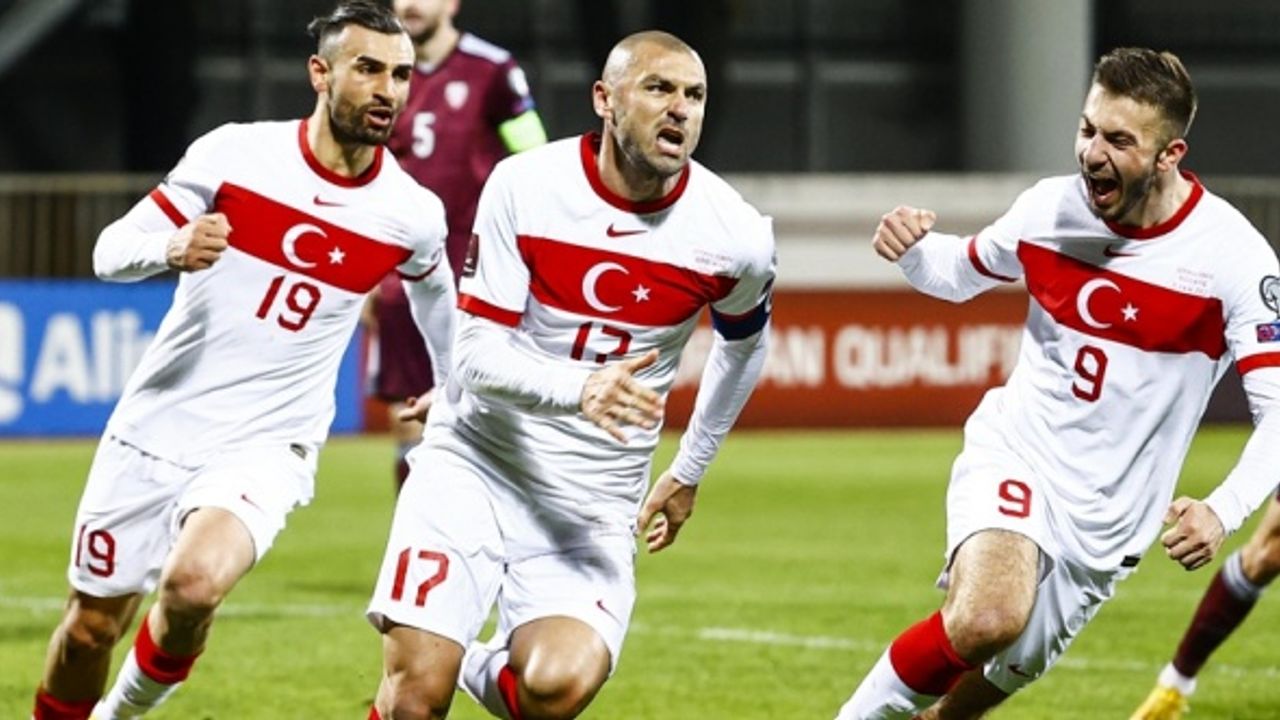 Türkiye, Dünya Kupası'na katılma umudunu koruyor