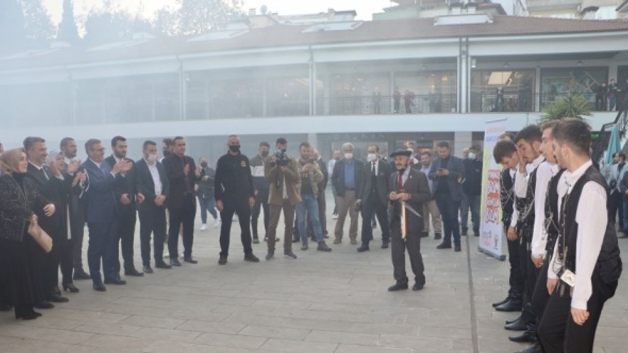 AK Parti Grup Başkanvekili Ünal, Trabzon'da gençlerle bir araya geldi: