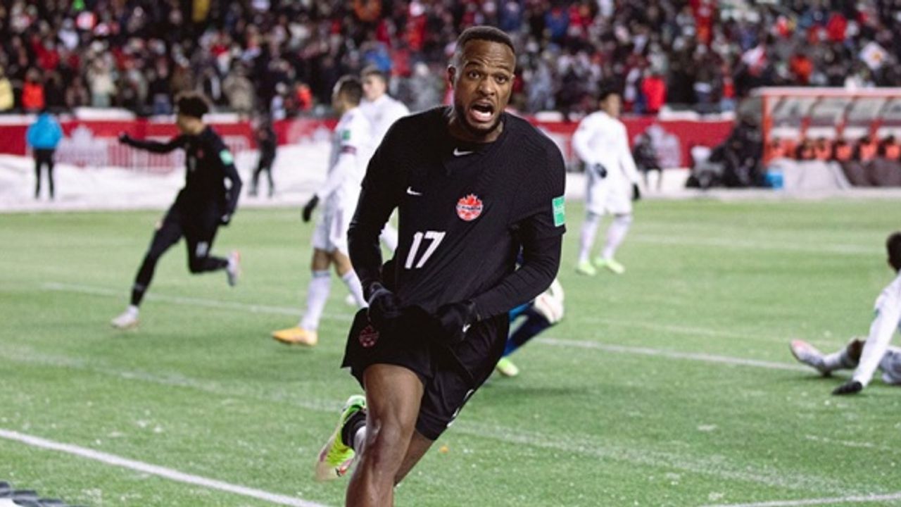Cyle Larin rekorları alt üst etti, tarihi gecede kahraman oldu!