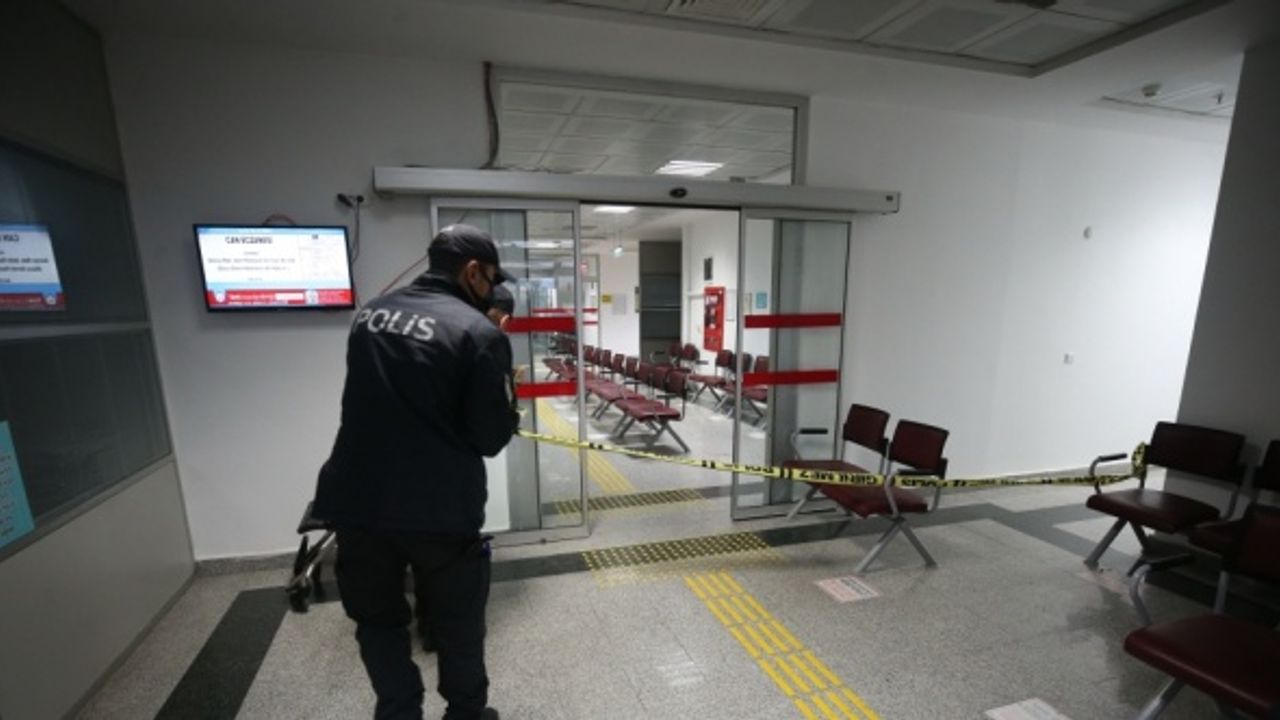 Düzce'de ağız ve diş sağlığı merkezinde yapılan bomba imha tatbikatı başarıyla tamamlandı