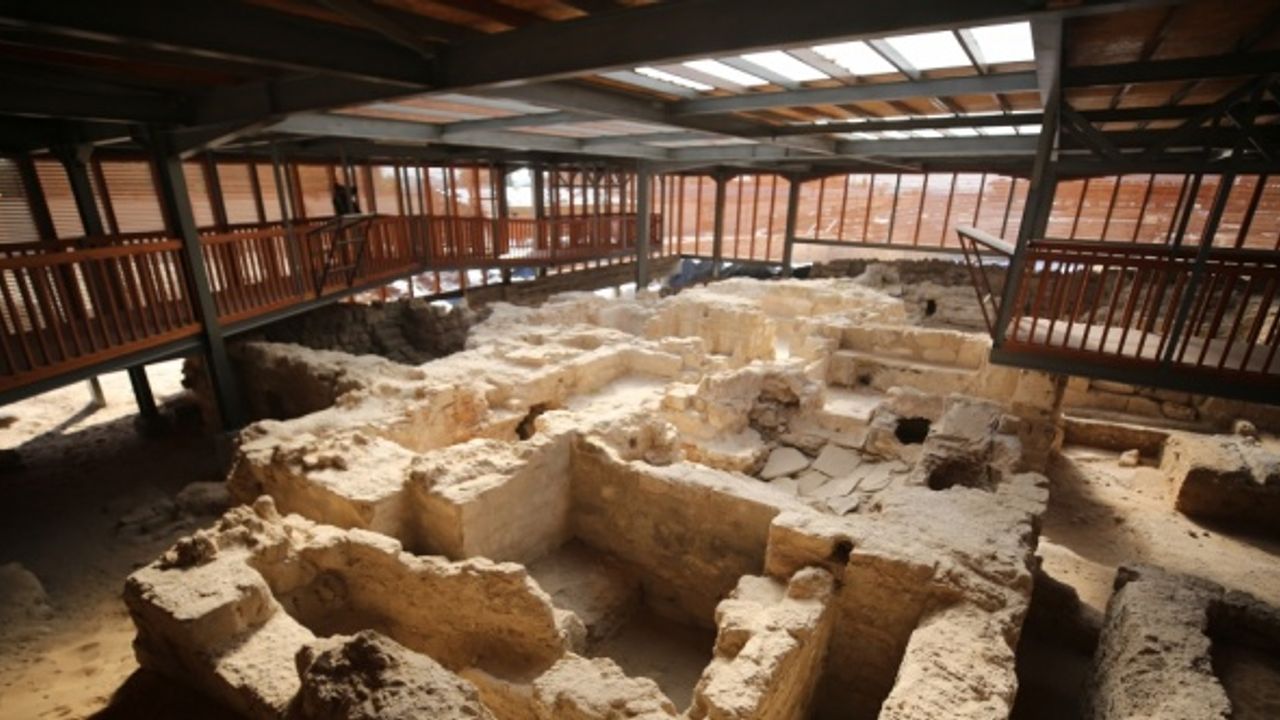 Gazze'de 1700 yıllık manastırda arkeoloji ve tarihi eser sergisi