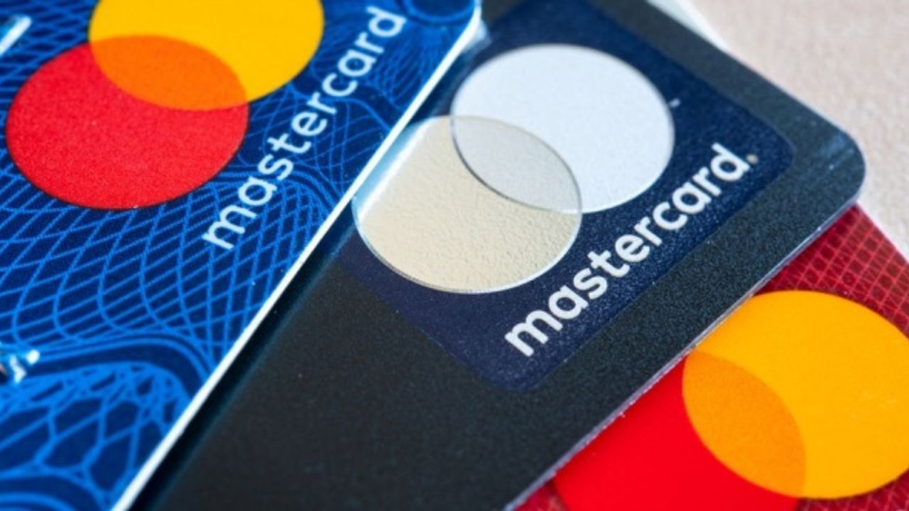 Mastercard, görme engellilere yönelik kart tasarımını tanıttı