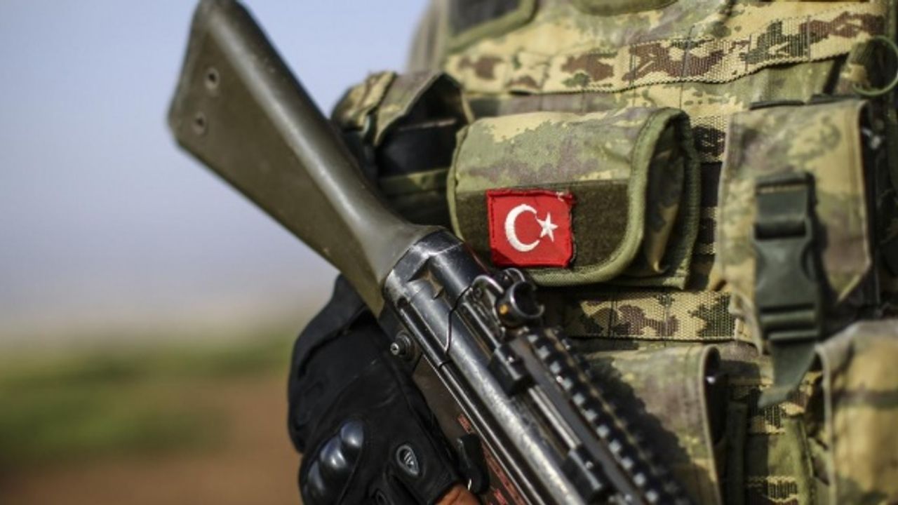 MSB, "üniformanla fotoğraf paylaş" etiketiyle yapılan paylaşımlarla ilgili yasal işlem başlattı