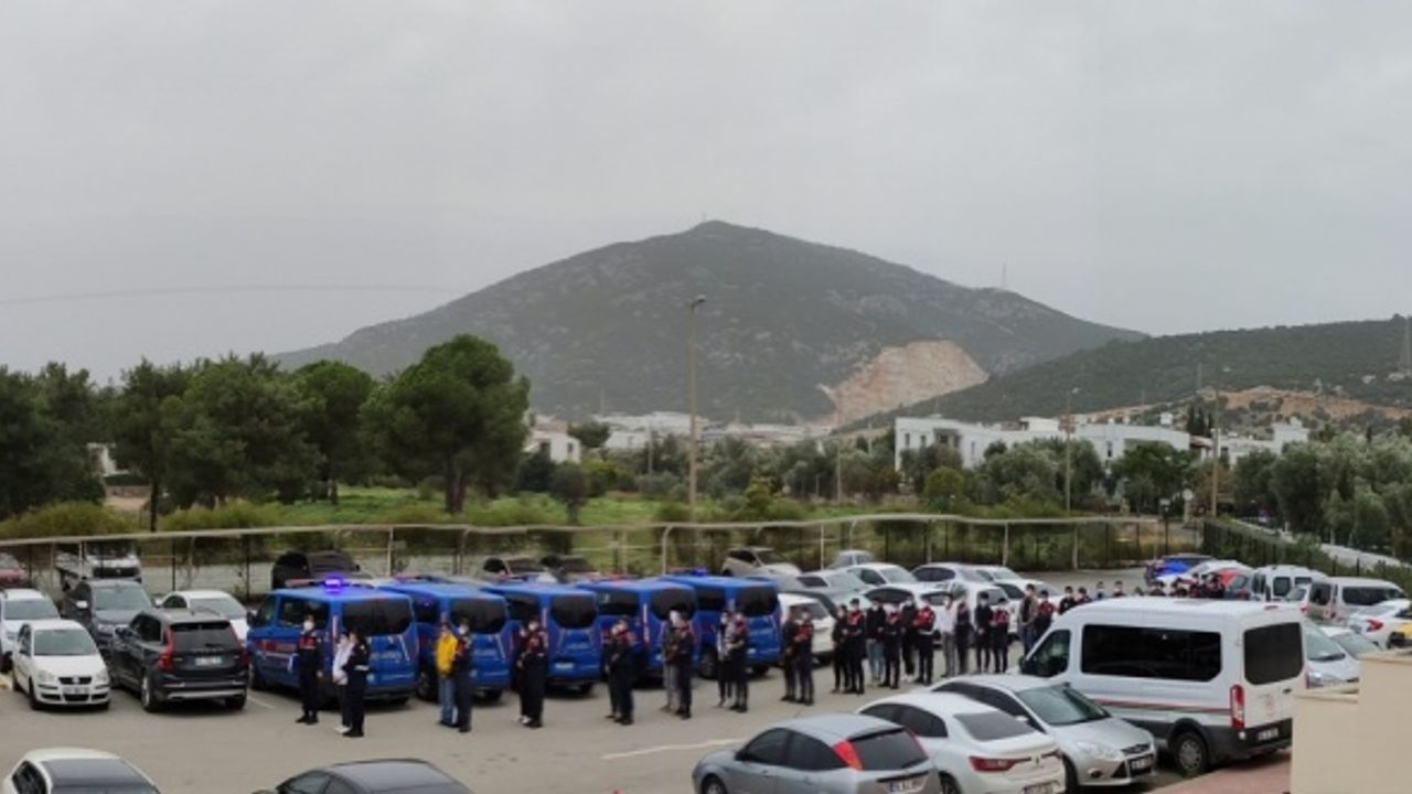 Muğla'daki "insan ticareti ve uluslararası siber dolandırıcılık" operasyonunda 27 zanlı tutuklandı