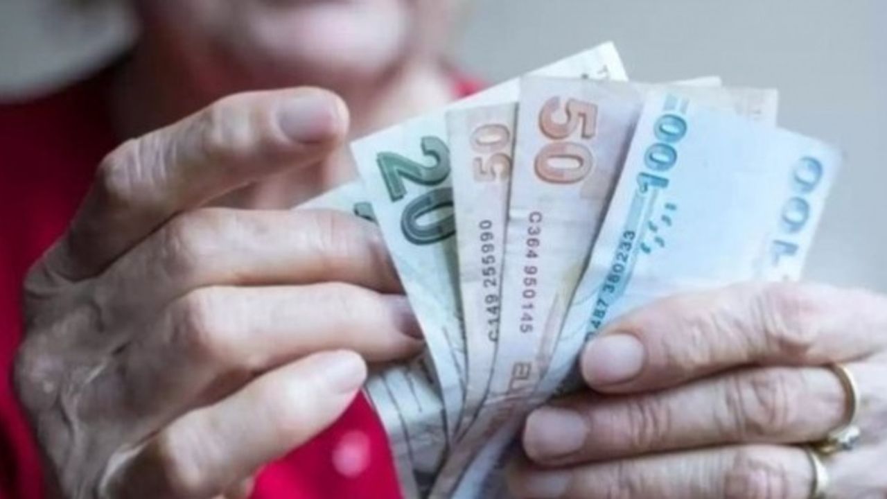 AKP’den emekli maaşına zam açıklaması: Asgari ücret artışına yakın olacak