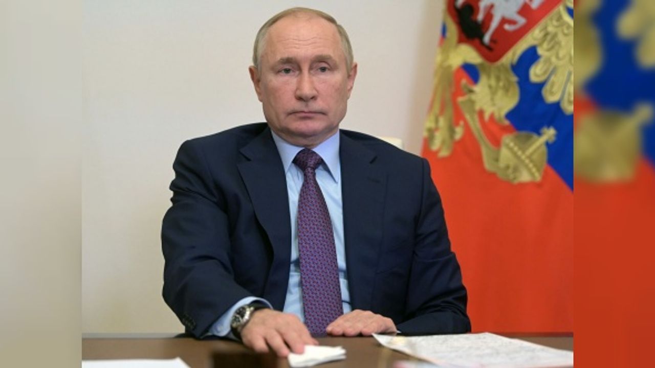 Rusya Devlet Başkanı Putin: Merkez Bankası'nın bağımsız ve ihtiyatlı para politikası izlemesine izin vermezsek sonumuz Türkiye gibi olur