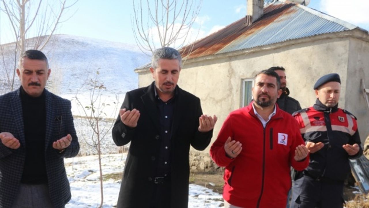 Van'da harabe evde yaşayan yaşlı kadına Kaymakamlık ve Kızılay sahip çıktı