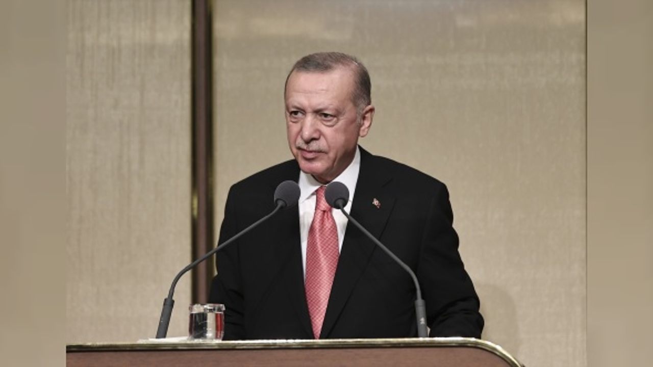 Erdoğan: Erdoğan: Enflasyonun köpüğünü alınca çalışan ve emeklilerimizin gelirinde yaptığımız artışlar çok daha anlamlı hale gelecek, kim ki sabreder zafere ulaşır
