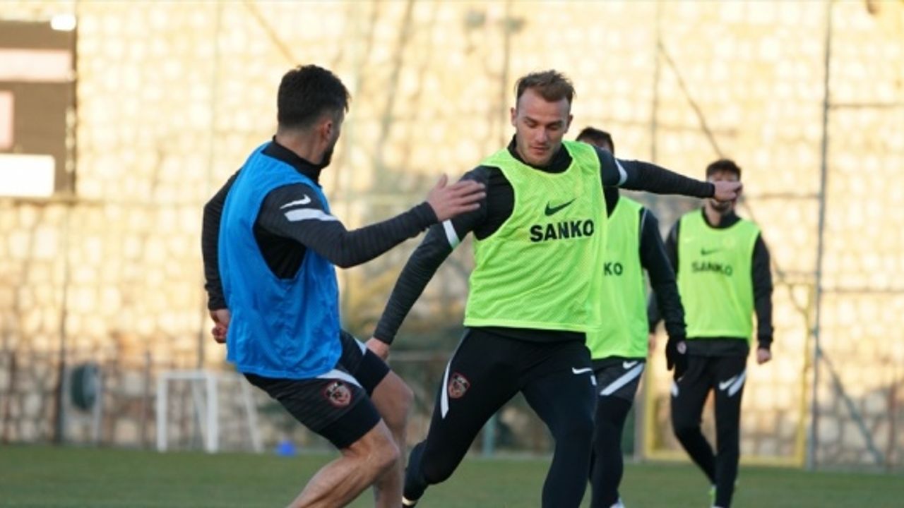 Gaziantep FK, VavaCars Fatih Karagümrük maçının hazırlıklarına başladı