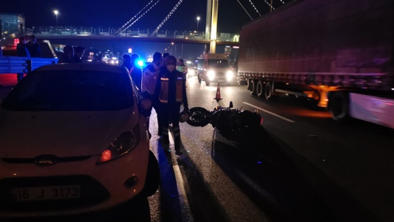 Gebze'de otomobille çarpışan motosikletin sürücüsü yaralandı