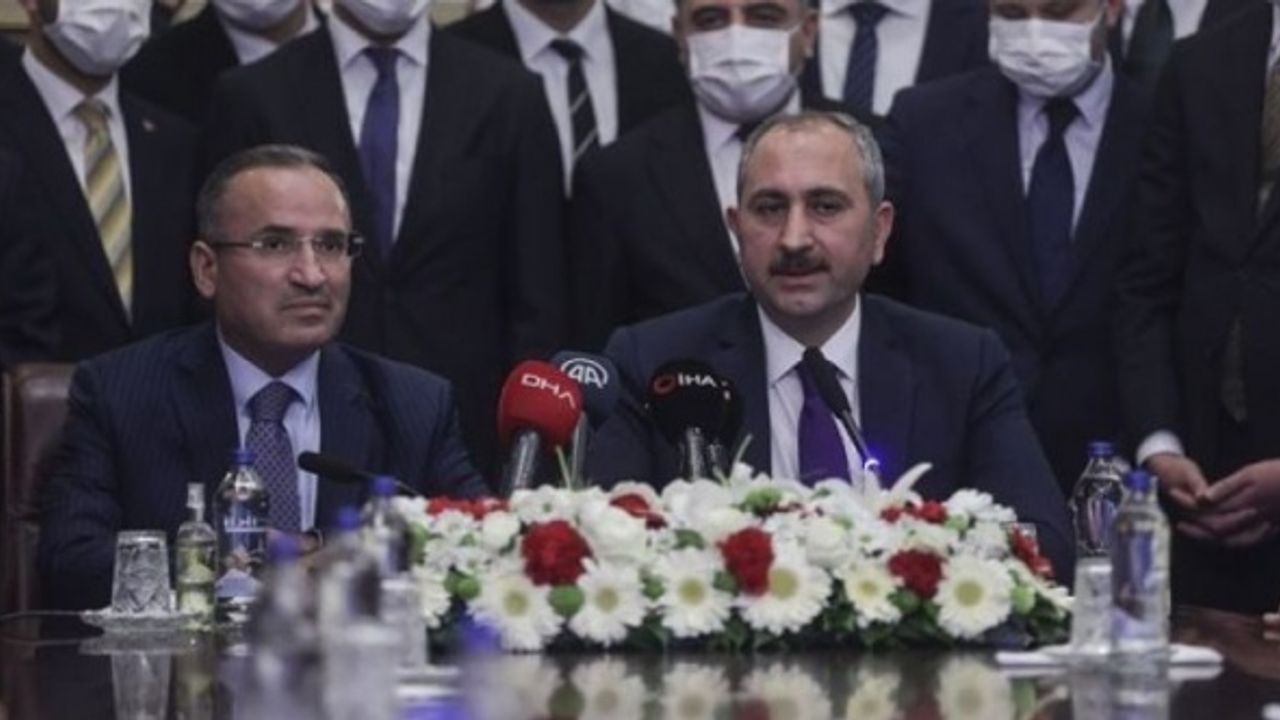İsmail Saymaz: Abdulhamit Gül, dört günde iki kez istifa sunmuş