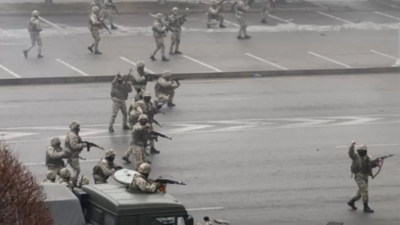 Kazakistan'da zam protestoları: Polise göre Almatı'da onlarca eylemci 'etkisiz hale getirildi'