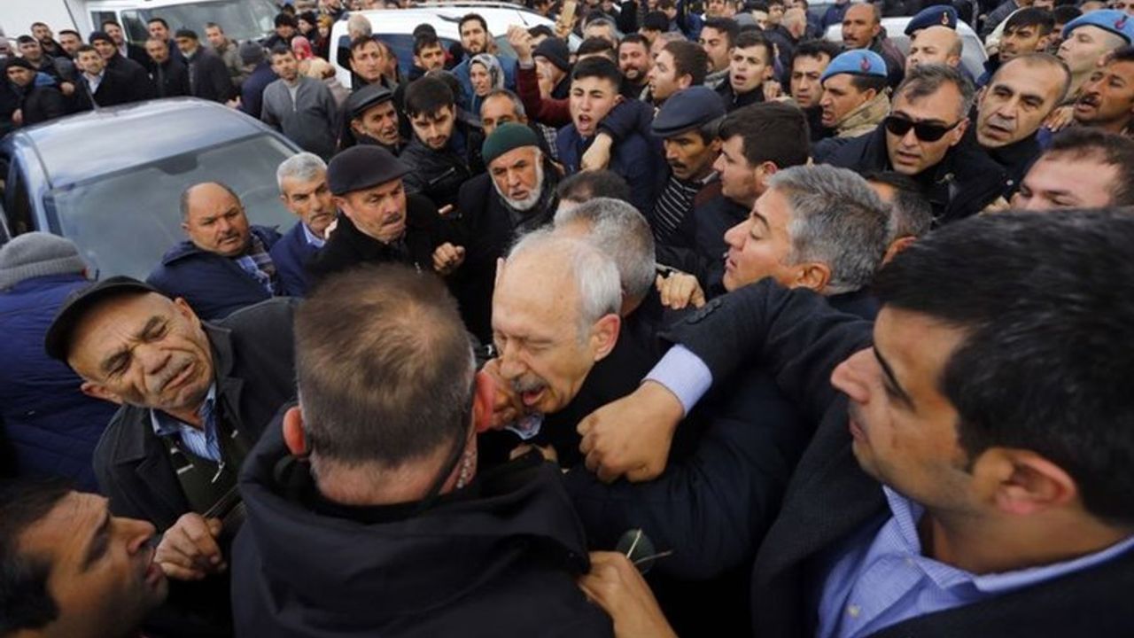 Kılıçdaroğlu'na linç girişimi davasında tanık olarak dinlenen koruma: Düşseydik biz tekmelerle öldürürlerdi