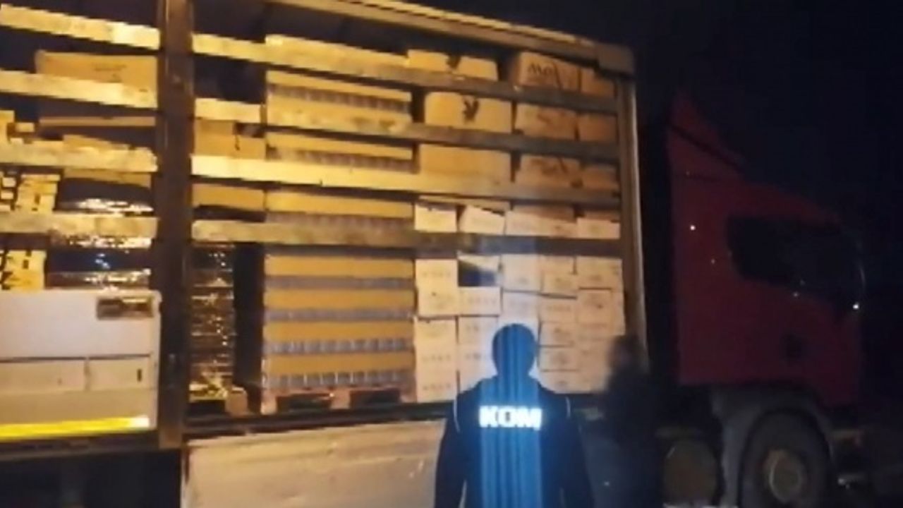 Kocaeli'de 1 ton kaçak nargile tütünü ele geçirildi