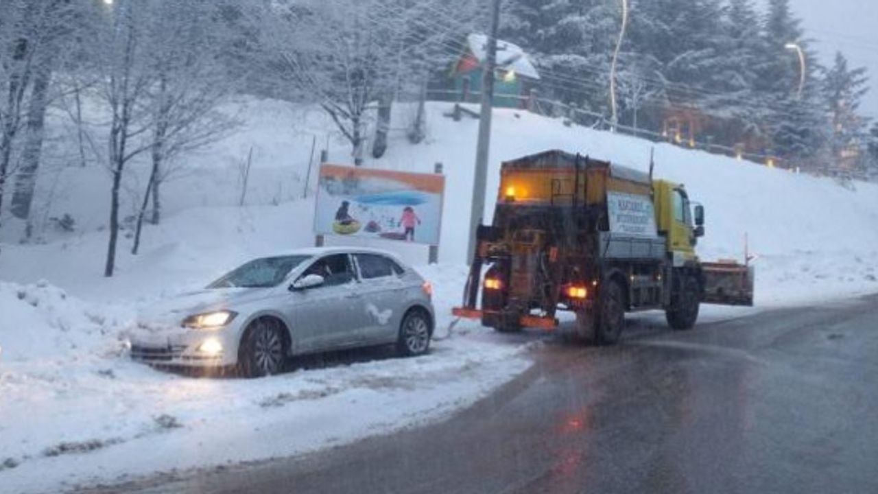 Kocaeli'de "zorunlu olmadıkça trafiğe çıkmayın" uyarısı