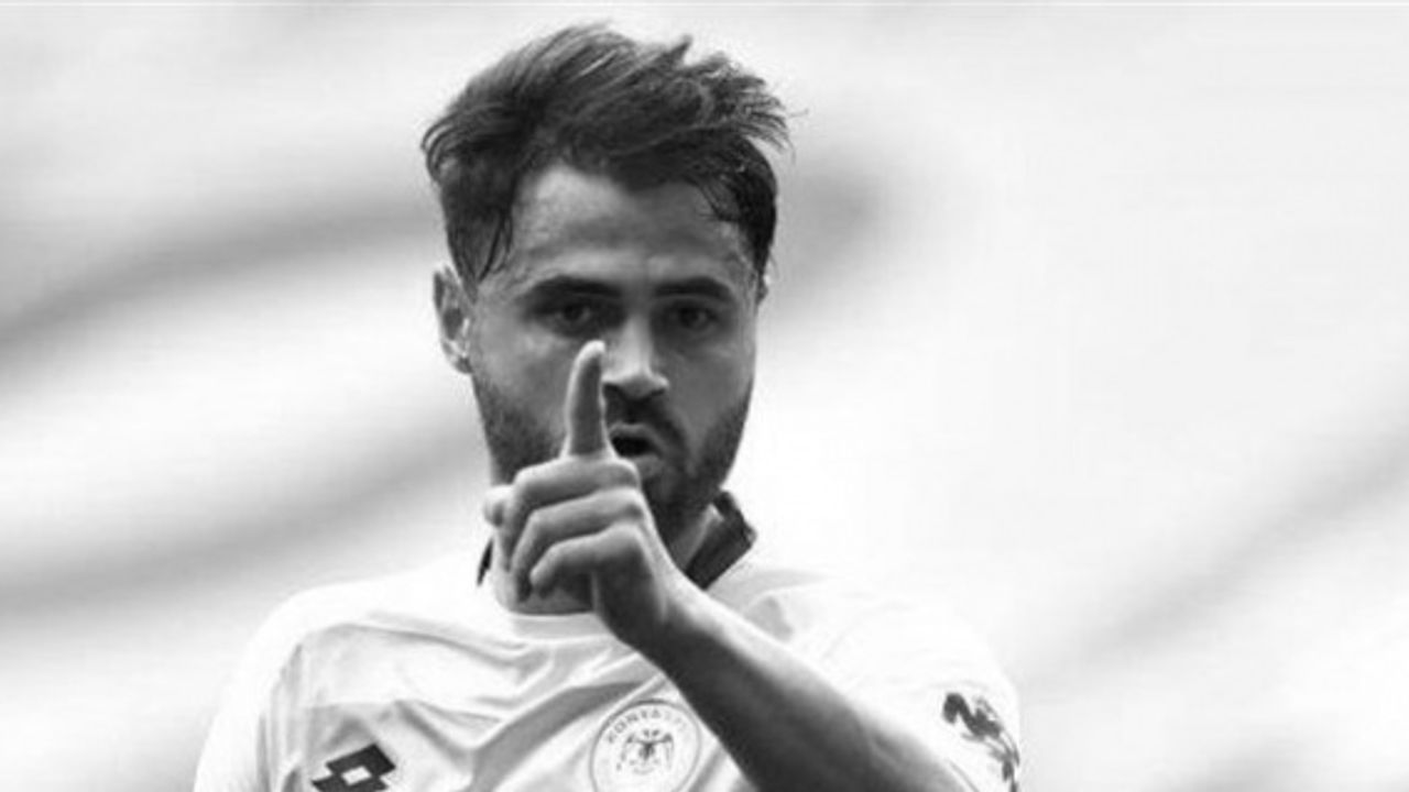 Konyasporlu milli futbolcu Ahmet Çalık trafik kazasında hayatını kaybetti