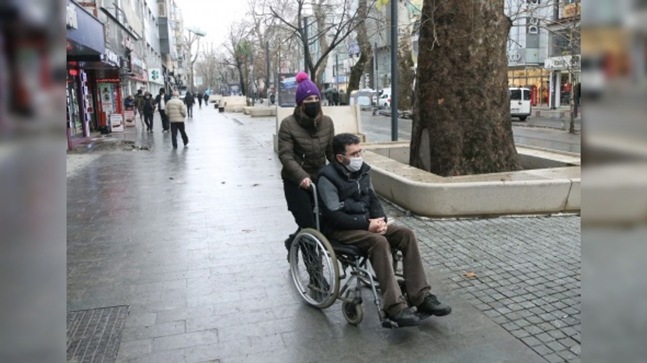 Kovid-19 vaka yoğunluğu artan Kocaeli'de "aşı ve tedbir" çağrısı