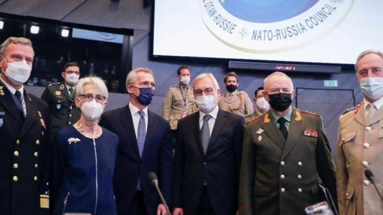 Ukrayna ve Avrupa'nın güvenliği görüşülüyor; NATO-Rusya Konseyi 2019'dan beri ilk kez toplandı