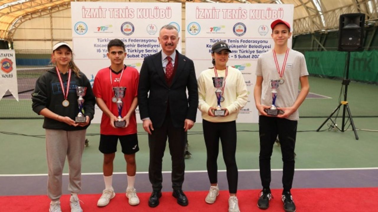 Başkan Büyükakın'dan tenis kortları müjdesi