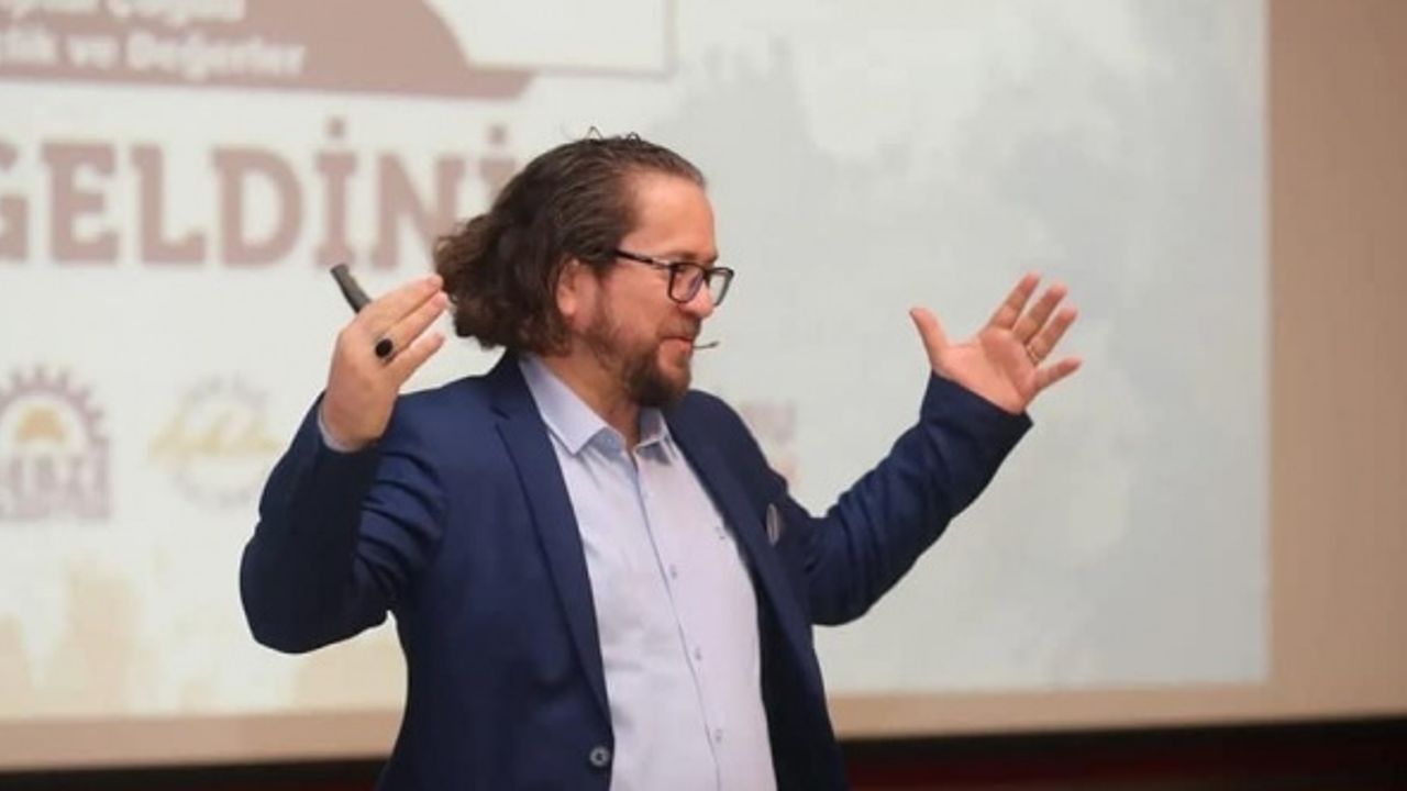 Gebzeli Gençlere Dijital Gençlik ve Değerler Konferansı