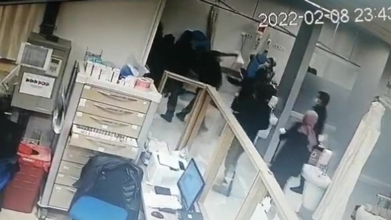 Hastane personeline dehşeti yaşatan 2 şahıs tutuklandı