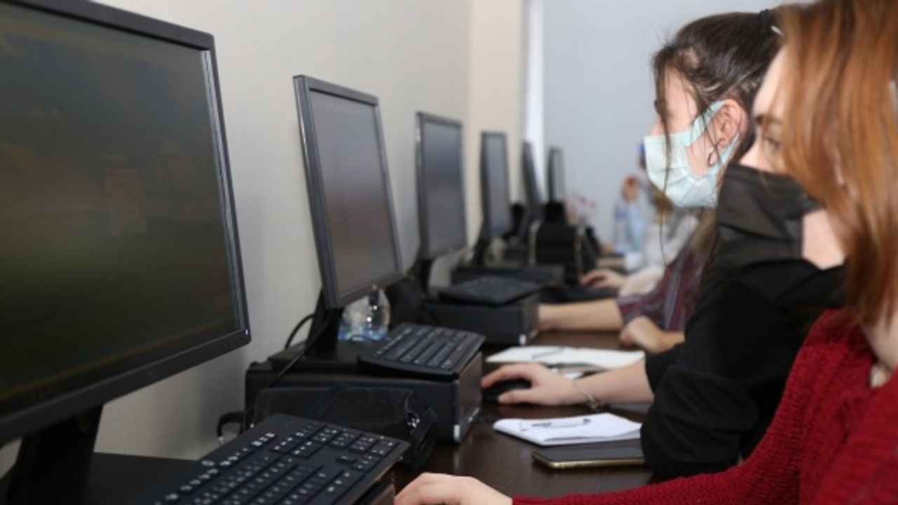 KO-MEK'te 3671 kişiye bilgisayar kullanımında F klavye eğitimi verildi