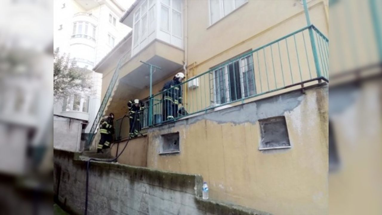 Kocaeli'de 3 çocuğu, yanan evden komşuları kurtardı