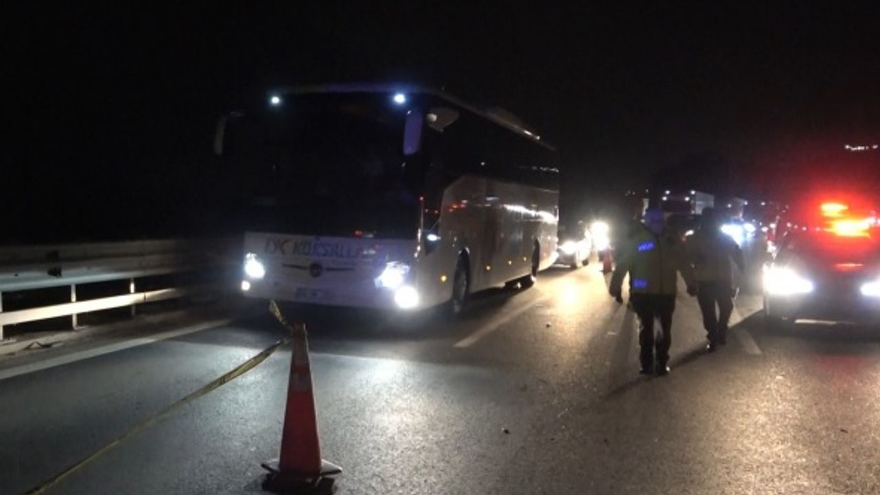 TEM Otoyolunda feci kaza: 1 ölü, 4 yaralı