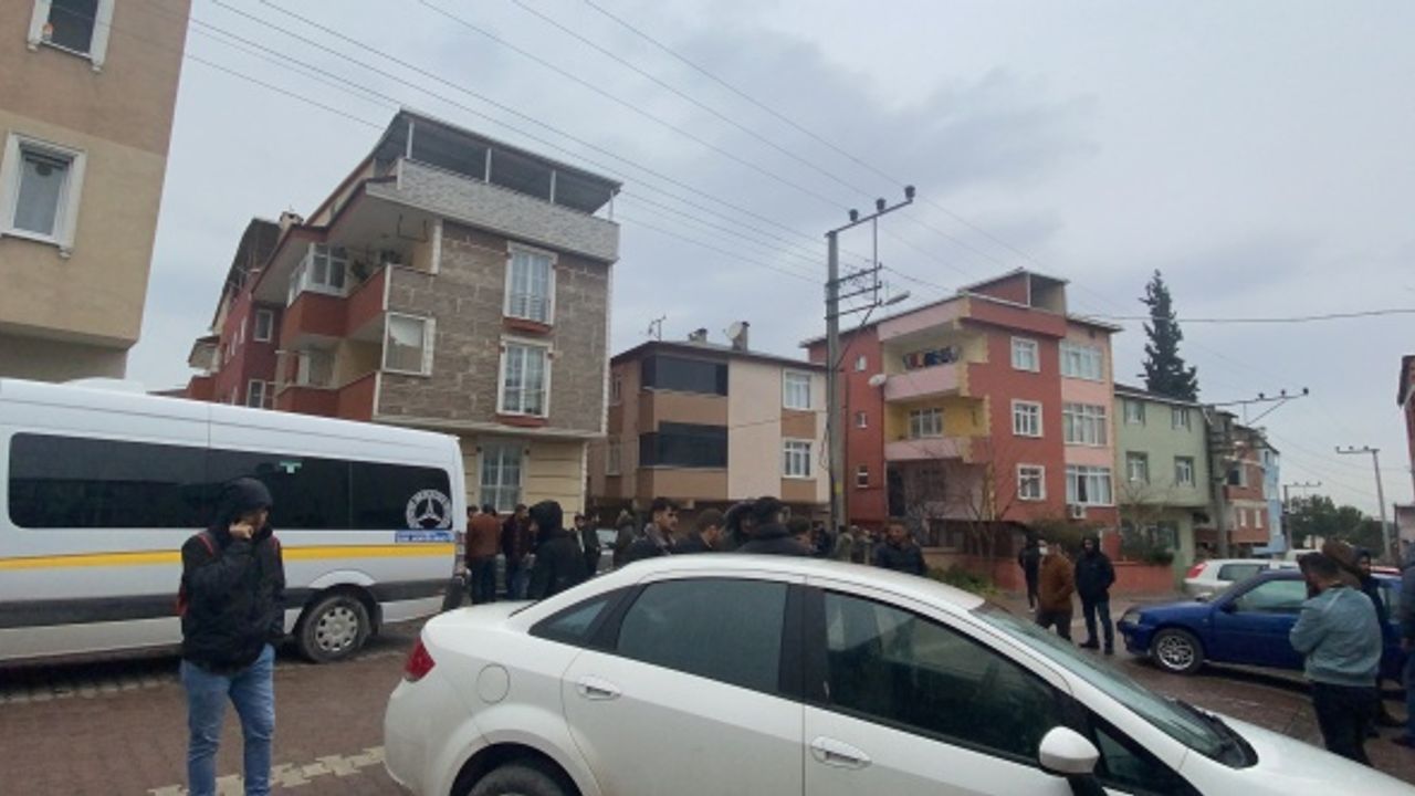 Terastan düşen 15 yaşındaki çocuk hayatını kaybetti